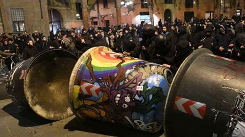 LabPolIskra's tweet image. Complici e solidali con i fratelli e le sorelle di Bologna! Non un passo indietro! @CuaBologna #Bologna #Napoli
infoaut.org/index.php/blog…