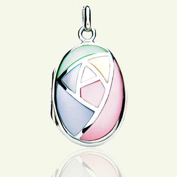 COMPETITION TIME! FIND OUR 6 EASTER FRIENDS ON THE WEBSITE FOR YOUR CHANCE TO WIN THIS GORGEOUS LOCKET!
THELOCKETTREE.CO.UK