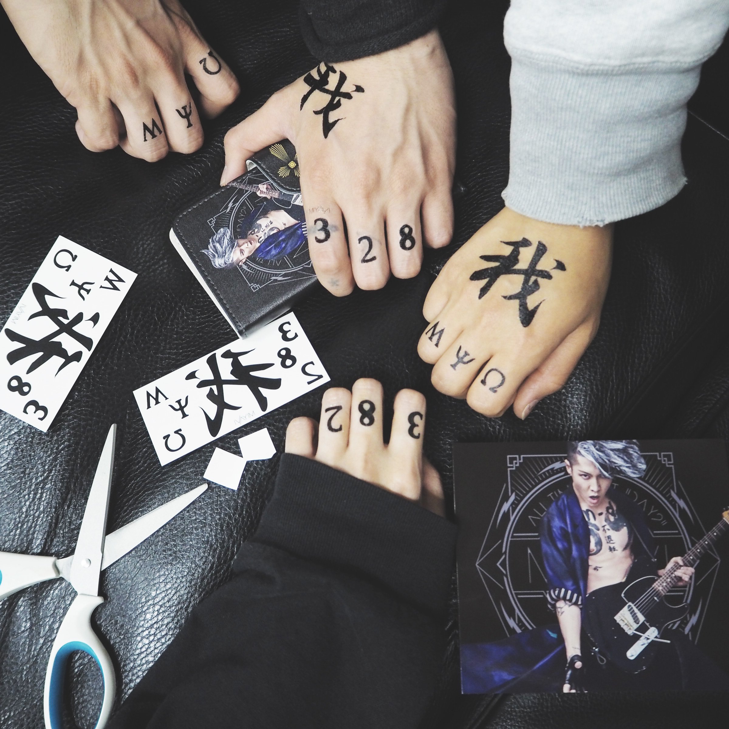 Miyavi Staff Official 公式 いよいよ明日発売 4月5日発売miyaviベストアルバム All Time Best Day 2 早期購入特典 Miyavi Tatooシール 貼るとこんな感じに パッケージ版のご予約はこちらから T Co 6rzed2w4e8