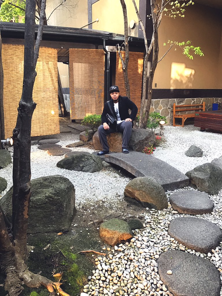 RoroMuzic's tweet photo. #休憩 Posted in the cut. 😎✌️🇯🇵 https://t.co/RJf1rbm2OC