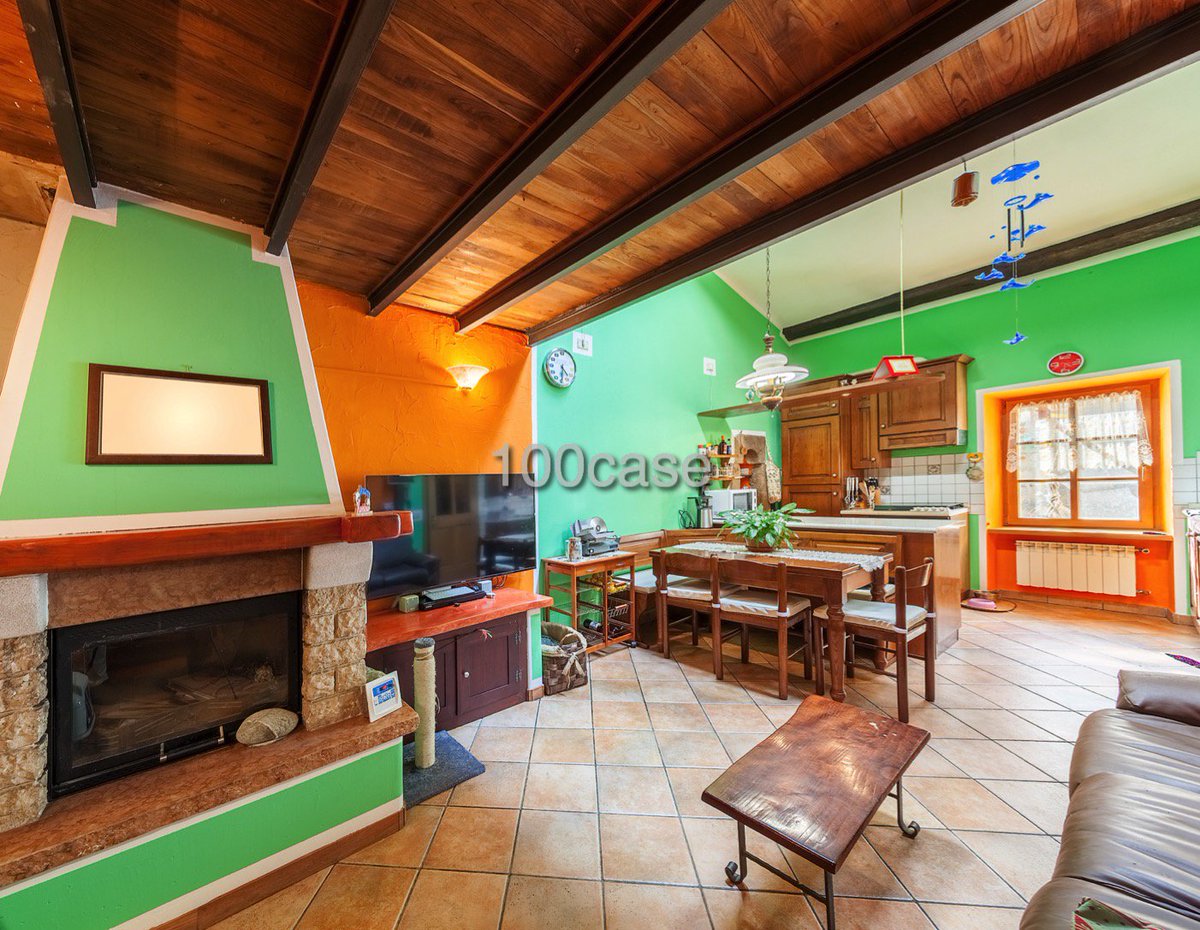 100_case's tweet image. #Toscana #Abbadia #MonteAmiata @valdorciamiata #Vendita #appartamento #centrostorico @100_case