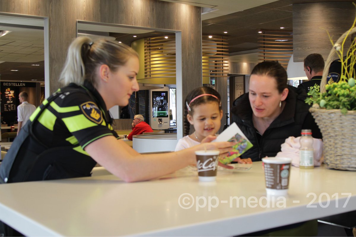 Geslaagde Eerste #Coffeemeteencop met <a href="/POL_Zwolle/">Politie Basisteam Zwolle</a>  bij @McD_Zwolle in #Zwolle