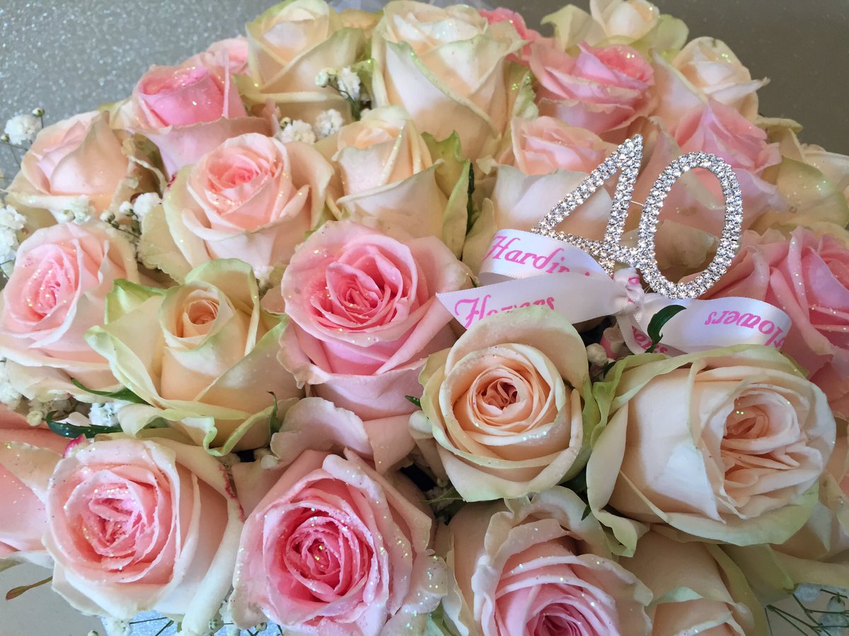 HardingFlowers's tweet image. #hatbox #cheshunt #cheshuntflorist #hardingsflowers #hertfordshire #goffsoak #cuffley