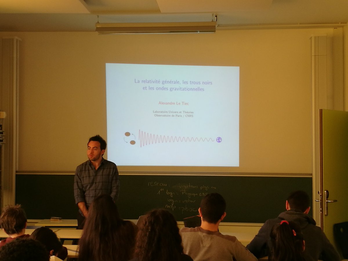 ScienceOuverte's tweet photo. Stage #ondesgravitationnelles, Alexandre Le Tiec nous parle de relativité générale, gravitation, espace-temps etc... Passionant ! @ENS_ULM https://t.co/hla14ZPl7n
