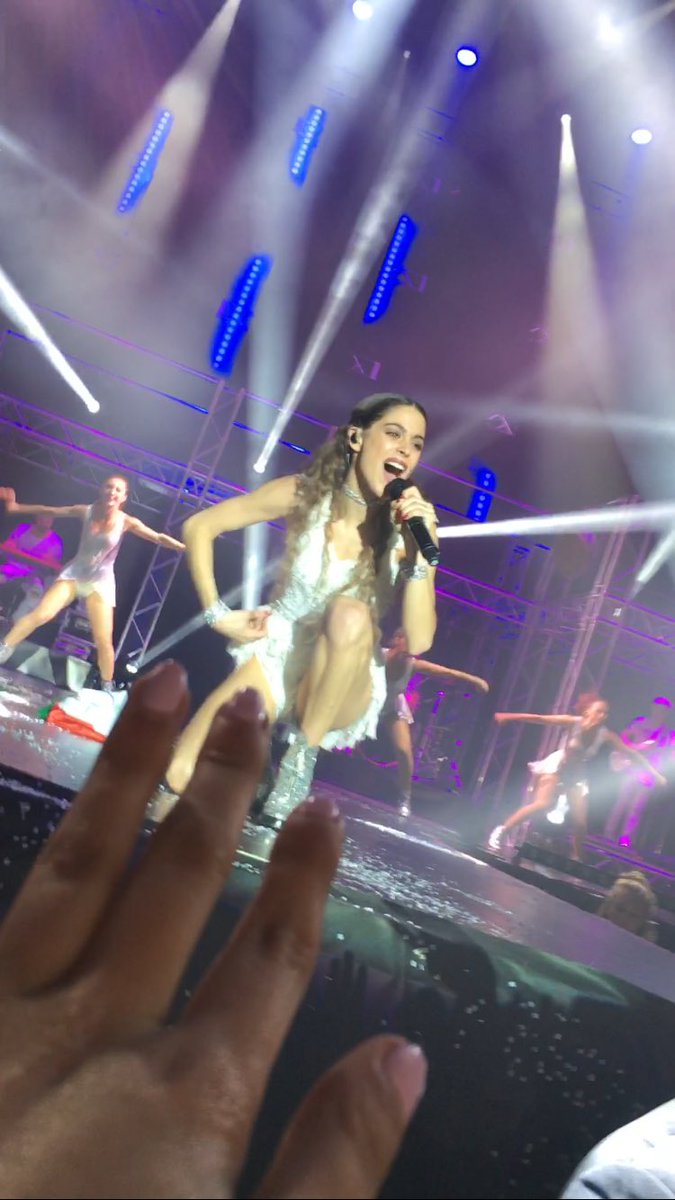 luvmytinix's tweet photo. KRAKÓW, 03.04.2017 BYŁAM NA KONCERCIE @TiniStoessel PODCZAS TRASY #GotMeStartedTOUR ❤
TEGO DNIA PO RAZ PIERWSZY ZOBACZYŁAM TINI NA ŻYWO 😭❤🔥🔙 https://t.co/ICatQ9gHjM
