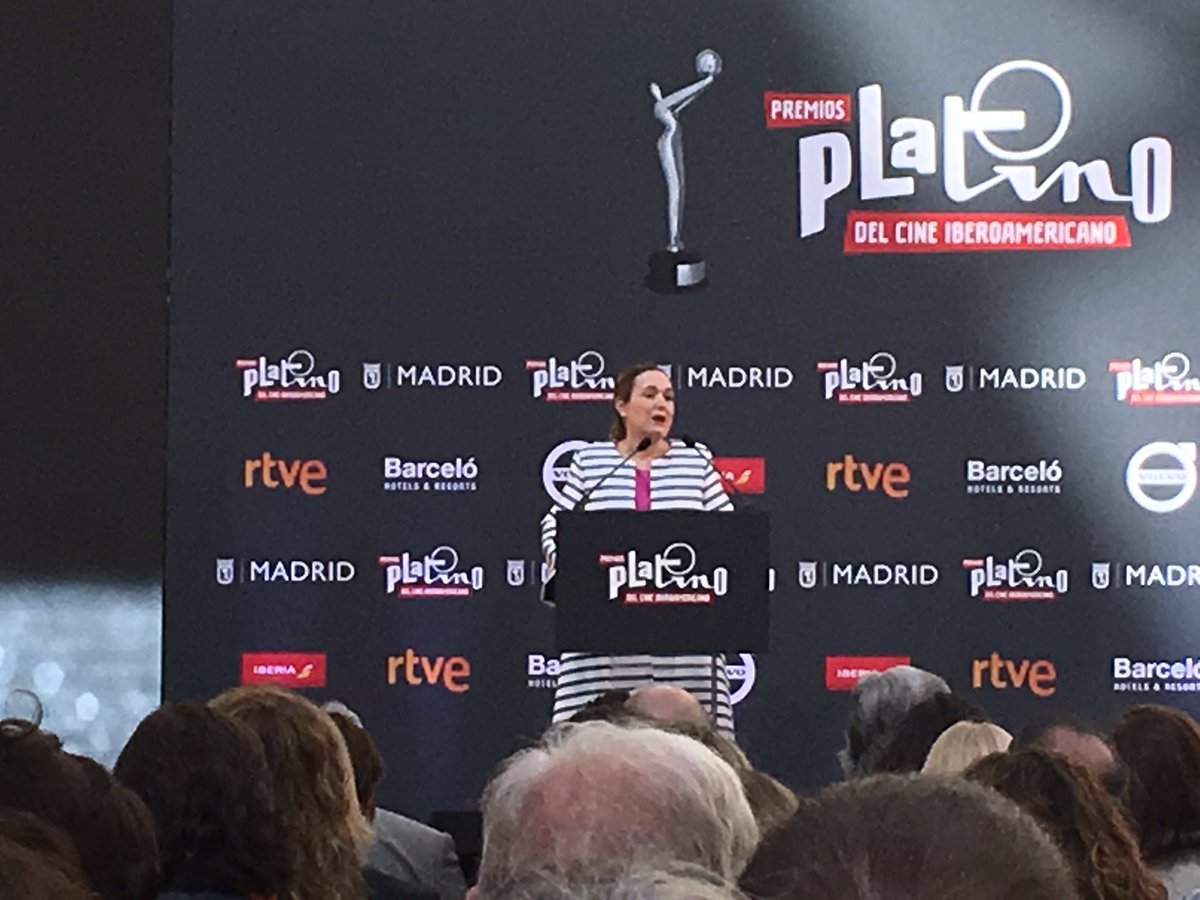 Impecable <a href="/MartaRoblesG/">Marta Robles</a> en su discurso. "La cultura está por encima de los partidos políticos" <a href="/PremiosPLATINO/">Premios PLATINO</a>