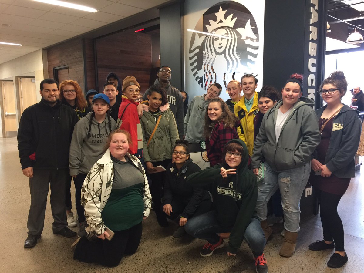 BCAC_Promise's tweet photo. A quick photo opportunity at Northern Michigan University's @Starbucks! Special thanks to @NorthernMichU #CollegeTour2017 https://t.co/RbfIIfbK86