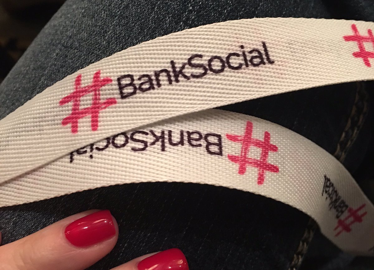 MissMarylenY's tweet photo. Getting my learn on.   Marketing IS growth. #banksocial #banksocial2017 https://t.co/qx8QZdPbnu