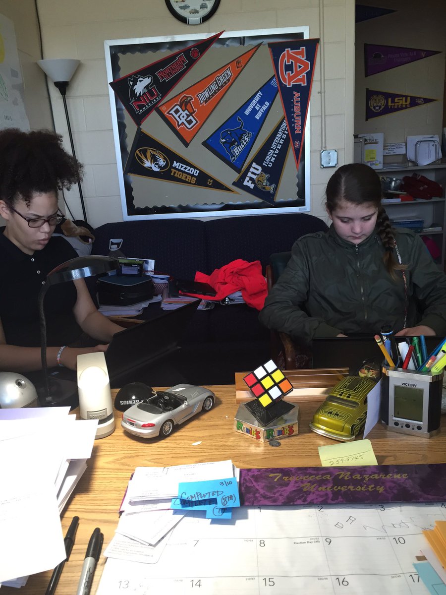 CounselorNbmp's tweet photo. Students working hard to meet the application deadline for NASA Summerzone/Teen  Explorers Camp @NeelysBendMP @MNPScounselors https://t.co/rQZlCUZJ4G
