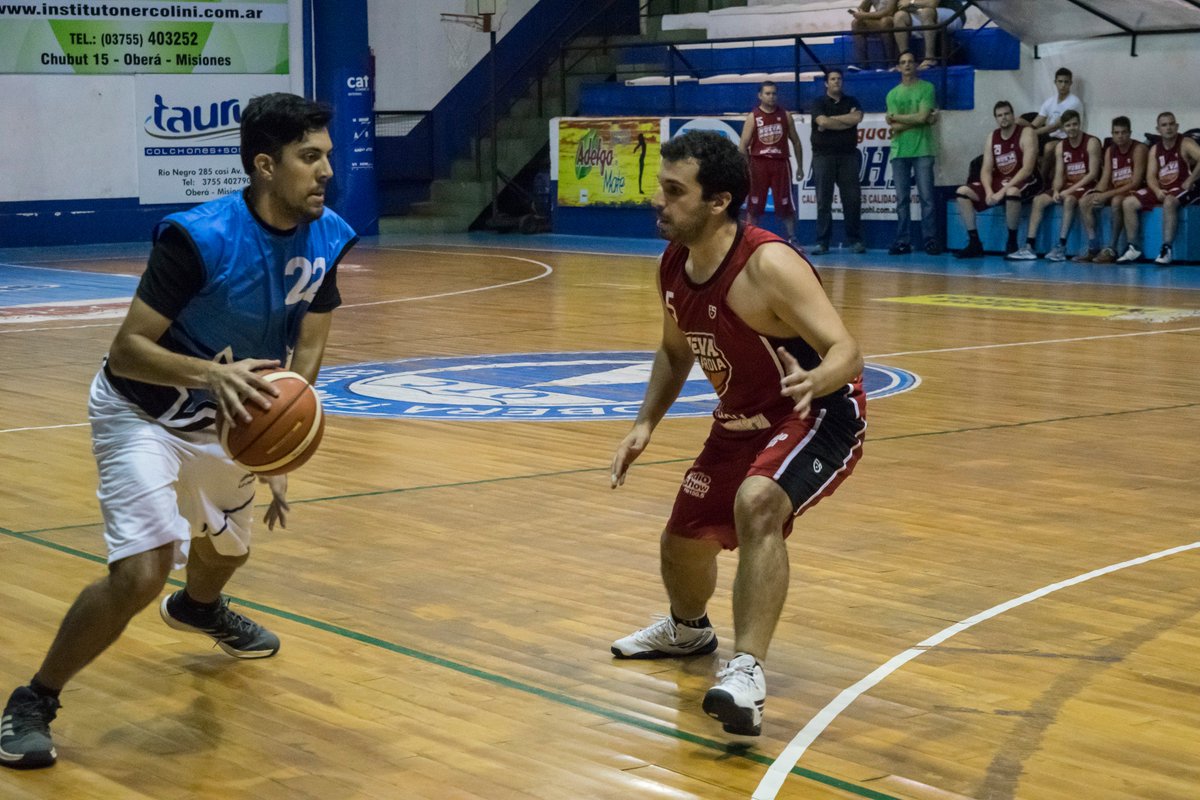 Hoy sigue la SuperLiga! 🏀🗑️
20 hs Moñai vs Star Blue
21 hs Nueva Vanguardia vs Activo
22 hs Mboyere vs De Paula School
Los esperamos!
