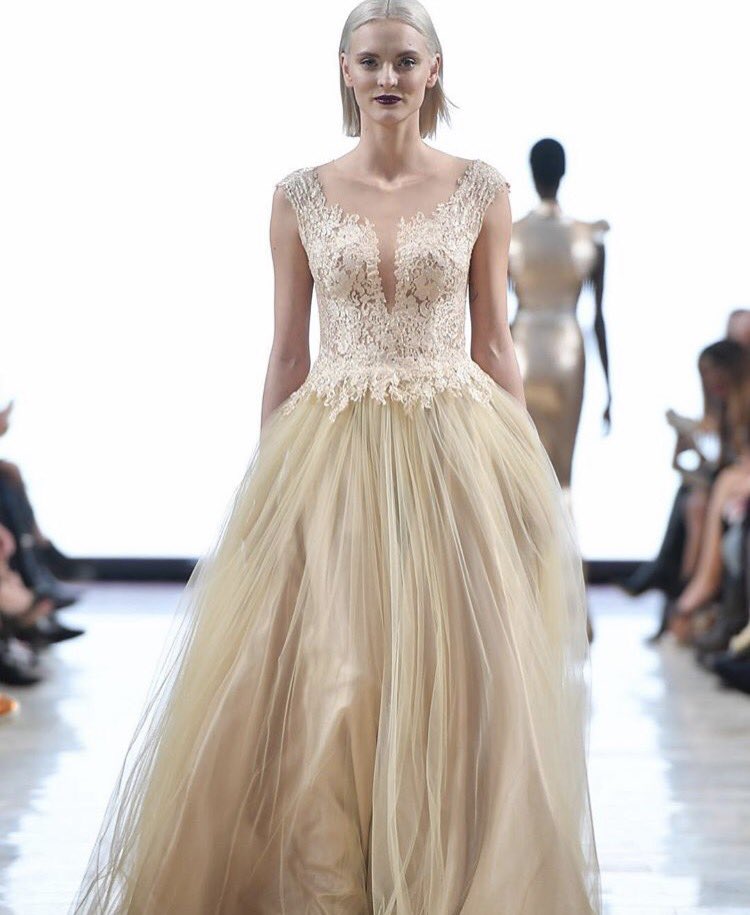 YorkdaleStyle's tweet photo. Get dressed for #CAFA2017 in evening wear from some of Canada's top designers at our #FashionCAN Pop-up! #YorkdaleStyle 📷 @_NARCES https://t.co/P9fJPnoC1g