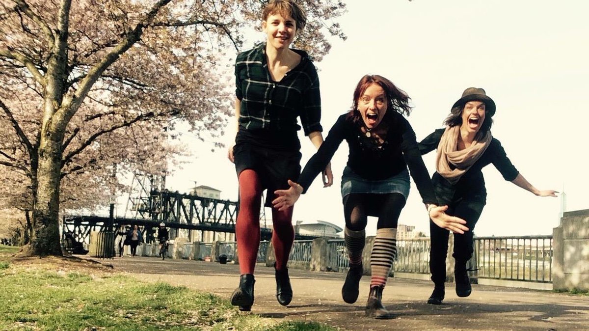 stevenshomler's tweet photo. At 8 AM I am going to have @KathrynClaire5 on @TastyTuesdayPDX 99.1 FM @PDXRadioProject at 8 AM  #Portland #Radio #LocalMusic https://t.co/a1dfZbeFdo
