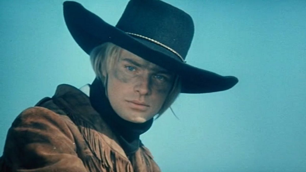 永月弥生 で 東ドイツ1972年映画 Lutzower は 冒険性もあるスパイもの群像劇って感じで リュッツォウ義勇部隊を募る軍人さんたちと それに応じる学生若者たちの話で 1970年代制作の学生たちのレジスタンス映画といえば オランダのww2レジスタンス
