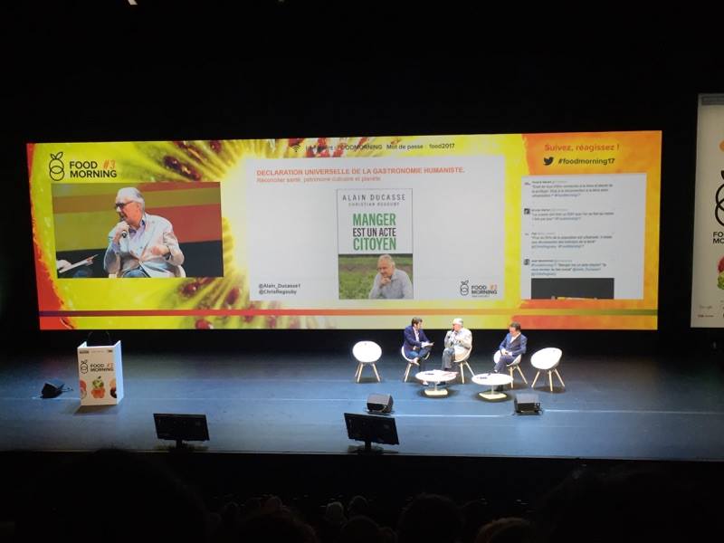 Ce matin on était au #FoodMorning17 avec #AlainDucasse et bien d'autres, c'était comme ça : 👍
🍎🌽🌶🍕🍣🍧🍰🥑🍩🥐🥝 https://t.co/gukoZWPZvN