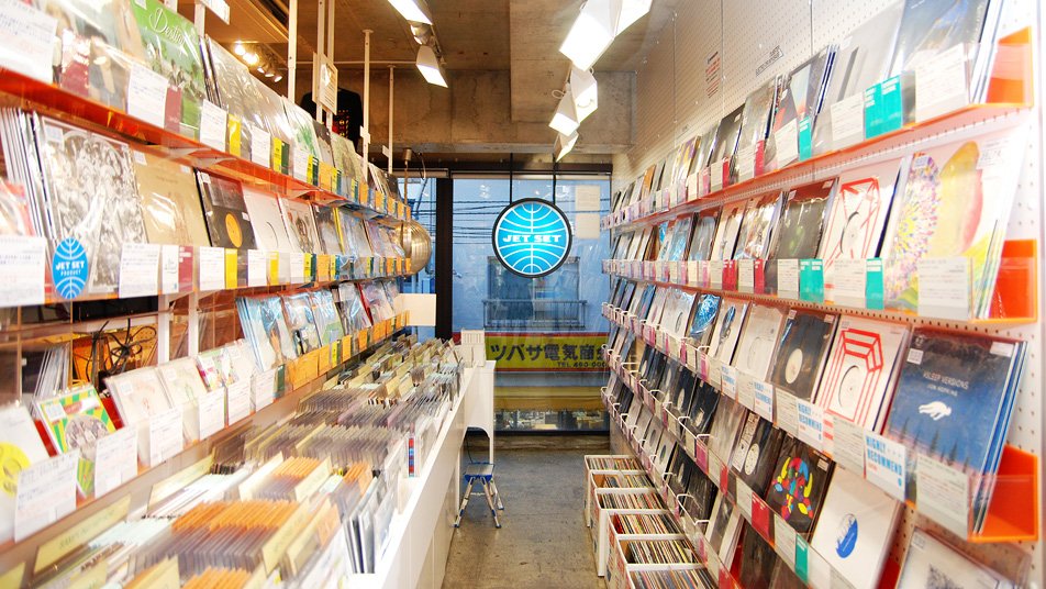 residentadvisor's tweet photo. RA Roundtable: Tokyo record stores #RAJapanWeek 🇯🇵https://t.co/iFDgGV6vnC https://t.co/4BnDnD5aCj