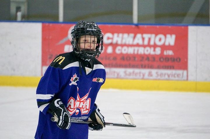 CaptCampbell's tweet photo. Great end to a great hockey season! #putthegearaway https://t.co/TCQkqFpiAc