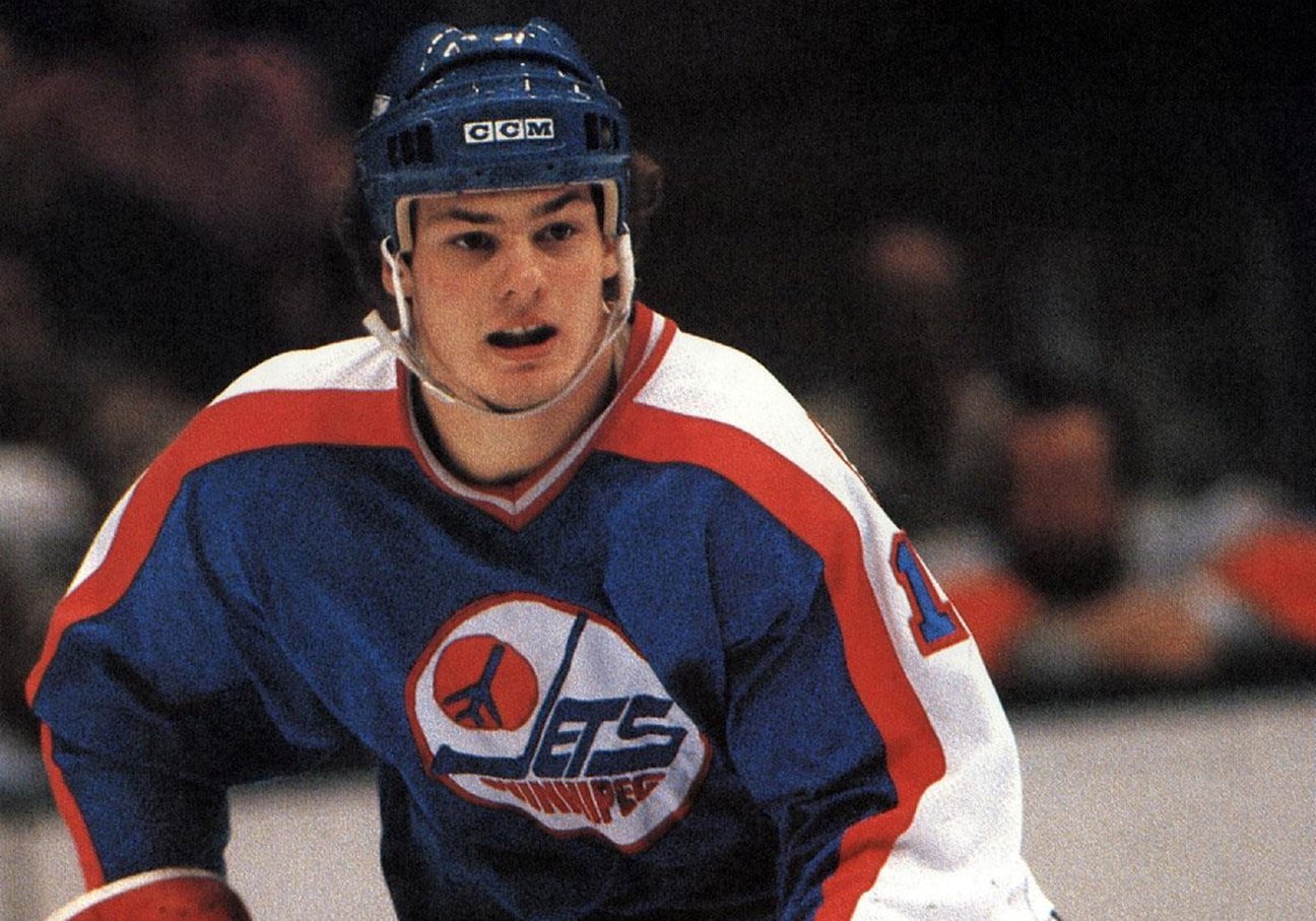 Happy birthday to Dale Hawerchuk born on this day in 1963.  