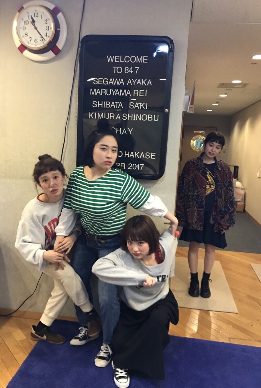 丸山礼ヌード画像 #FM横浜 #だめラジオ 仲良し4人組の大騒ぎトークにお付き合いいただいた皆様、本当にありがとうございました🙇🏻✨😂😂  あ〜〜笑った笑った☺️ 優しくて可愛くて元気で明るい！このメンバーが大好きです👩‍👩‍👧‍👧❤️ #しばさきさんの顔が小さいのか ...