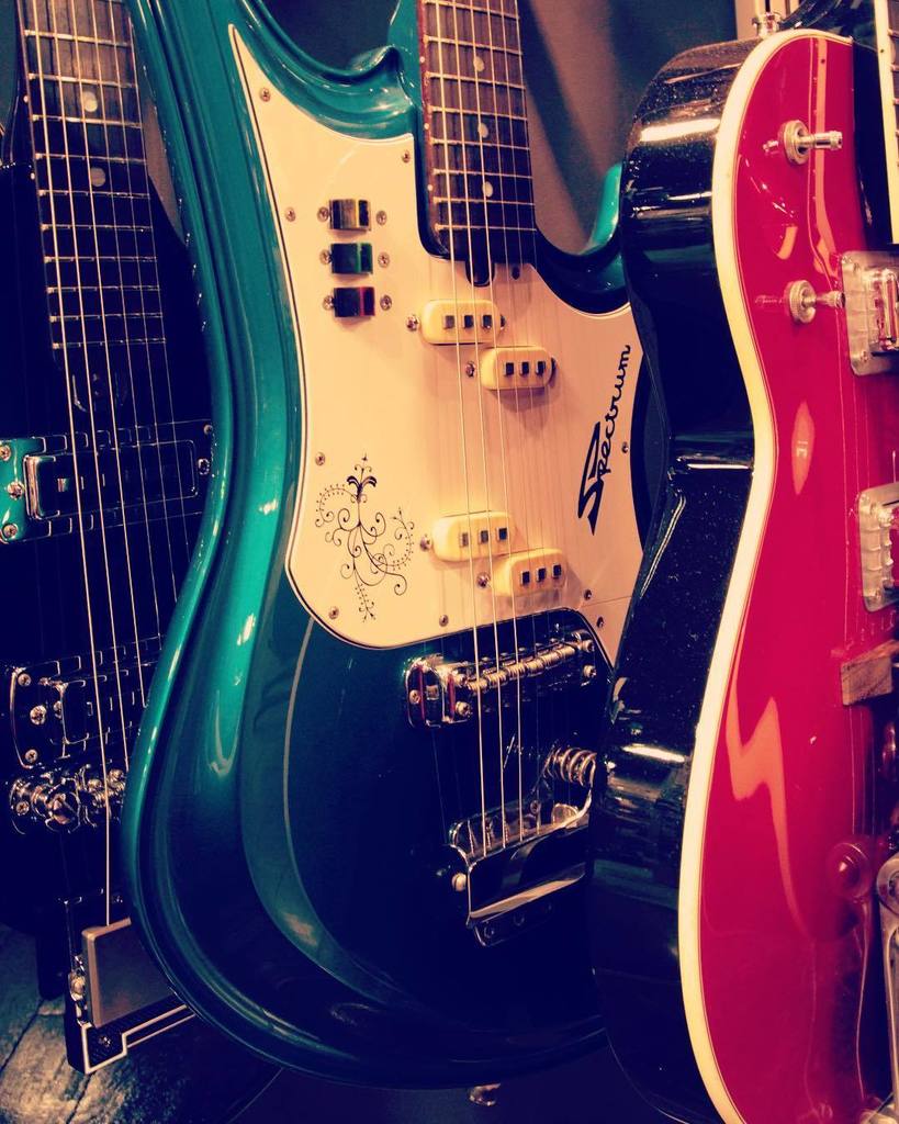 1484shibuya's tweet photo. TEISCO SP-62 Spectrum Metallic Blue S/N F2001020

#teisco
#sp62
#spectrum
#bizarreguitar
#guitar
#electricguitar
#… https://t.co/tiYOw8hzD1 https://t.co/D4KMNZWOpe