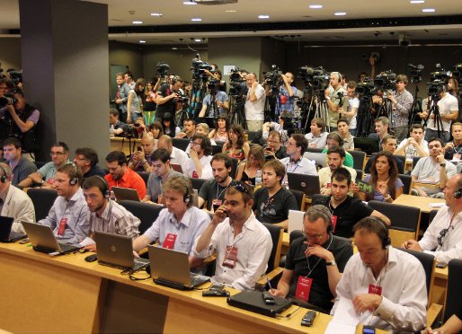 Messias_FC's tweet photo. En directo: @AndreuPC10 y @xurro81 salen a rueda de prensa para explicar el futuro del club. https://t.co/3xXyvgLqQA