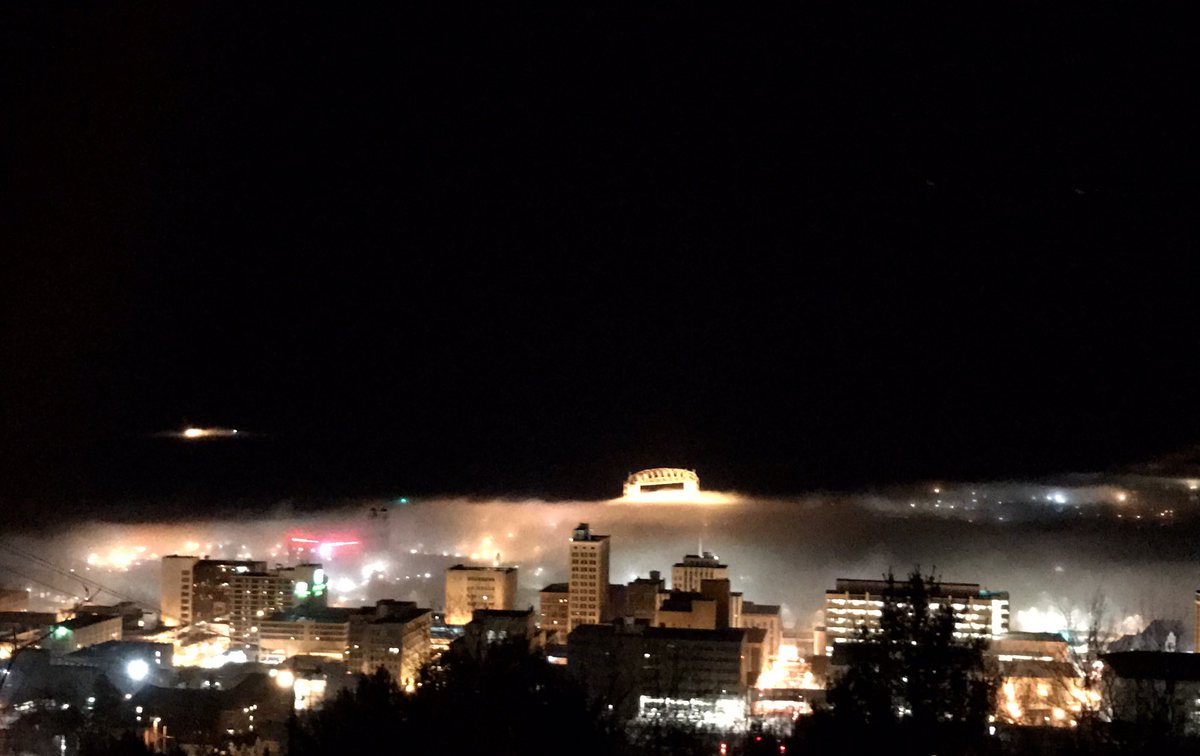 paddlepeddler's tweet photo. Twin Ports' light battling the Morning's fog for The Harbor. https://t.co/mQGZ8OUZln