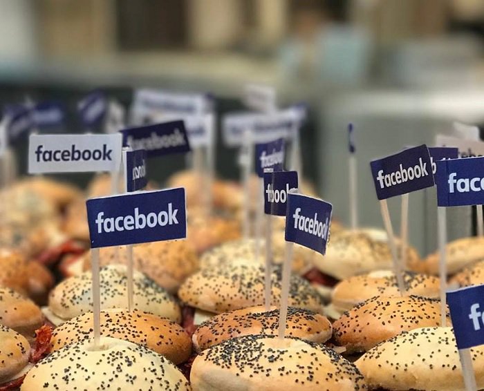 P_Jarbo's tweet photo. Facebook teste un second fil d’actualité sur son application https://t.co/Al2JAvZMUT #Actualités https://t.co/zbkrJxk7Qs
