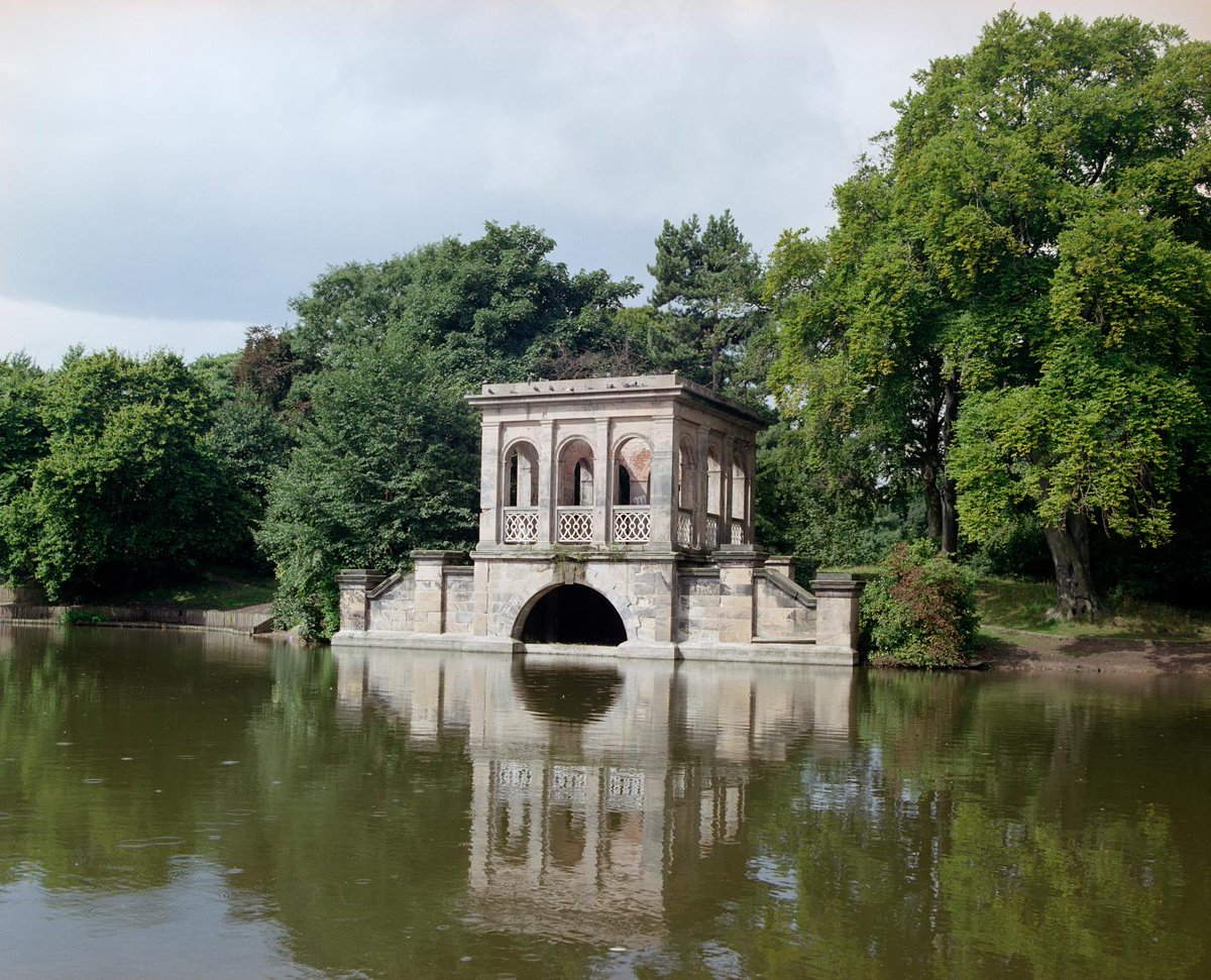 HistoricEngland's tweet photo. Happy birthday @BirkenheadPark1! 

It was the first publicly funded park in the UK, opened on this day in 1847

https://t.co/uRwuD8QQhY https://t.co/xsLrPJCHyA