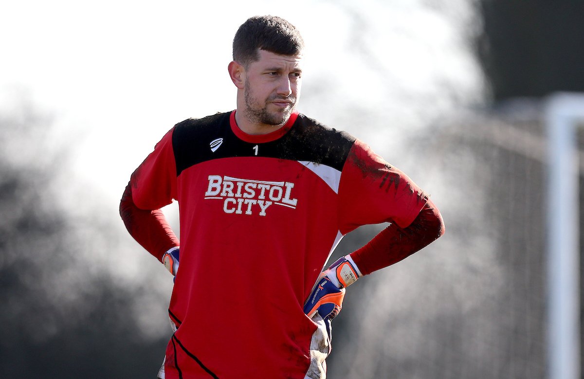  Happy Birthday to goalkeeper Frank Fielding. 