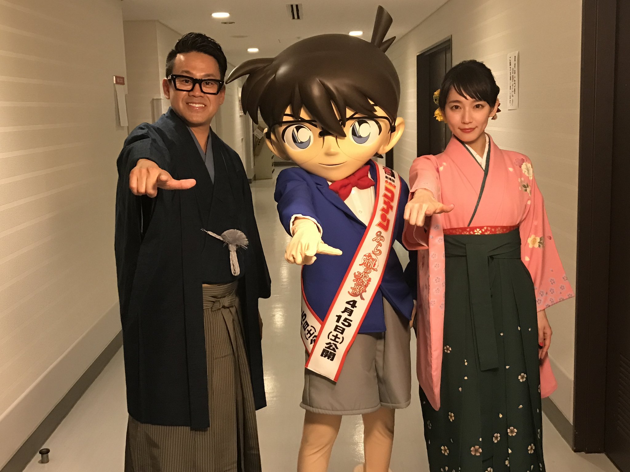 劇場版名探偵コナン 公式 昨日の完成披露試写会での1枚 みなさん とっても艶やかな袴姿でしたー 近日中にレポートをアップしますので お楽しみに Conan Movie