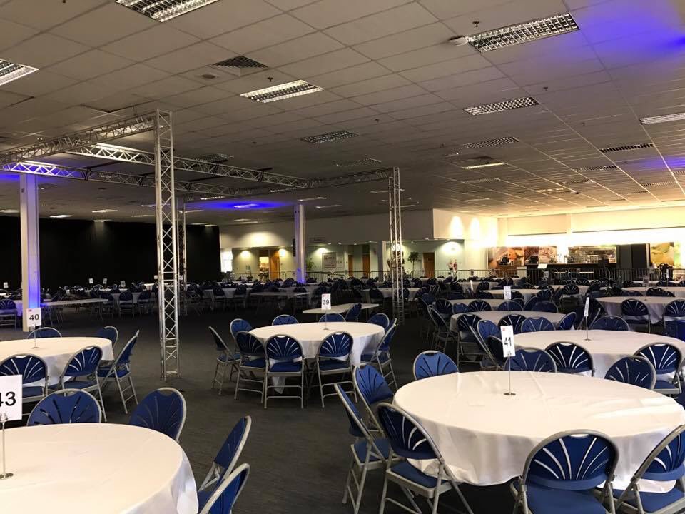 Cleantexhire's tweet photo. Saturday nights Boxing event was a huge success . Simple table linen can transform any event . #EssentialLinen #TeamSuttonEvents https://t.co/7p5xAIrTVr