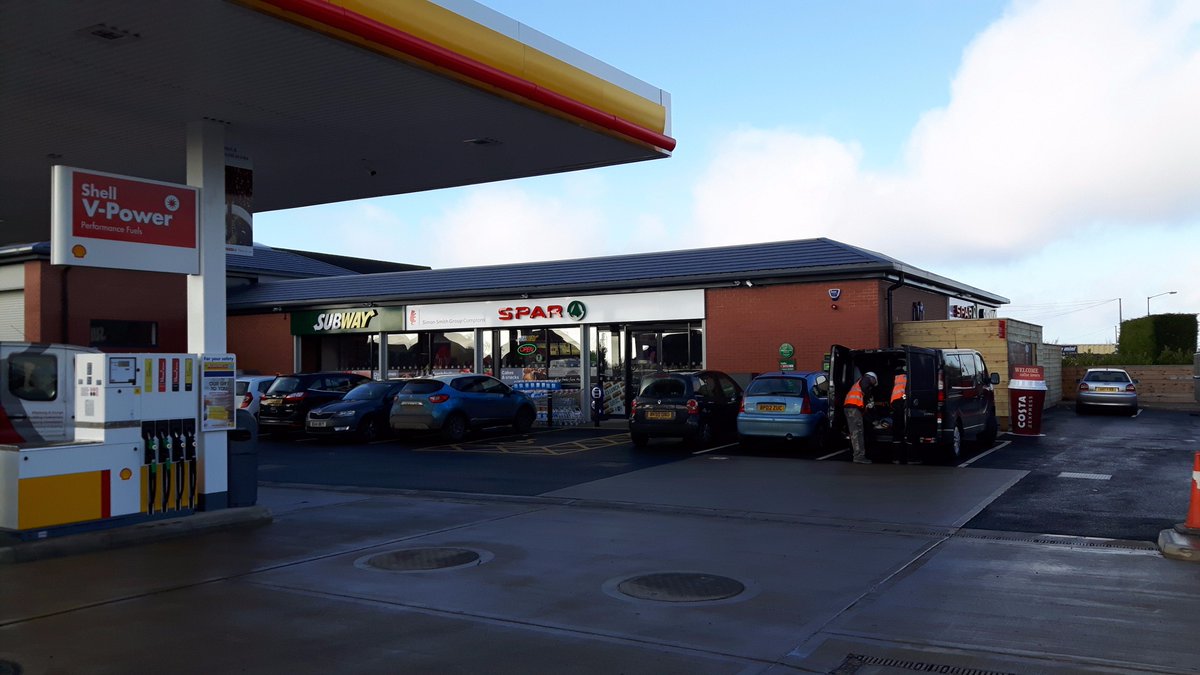 MidasStructural's tweet image. Knock Down &amp;amp; Rebuild  New Shop, Workshops &amp;amp; Canopy at Leamington Spa. Best Wishes to Brian &amp;amp; the staff at Simon Smith Retail. Well done team