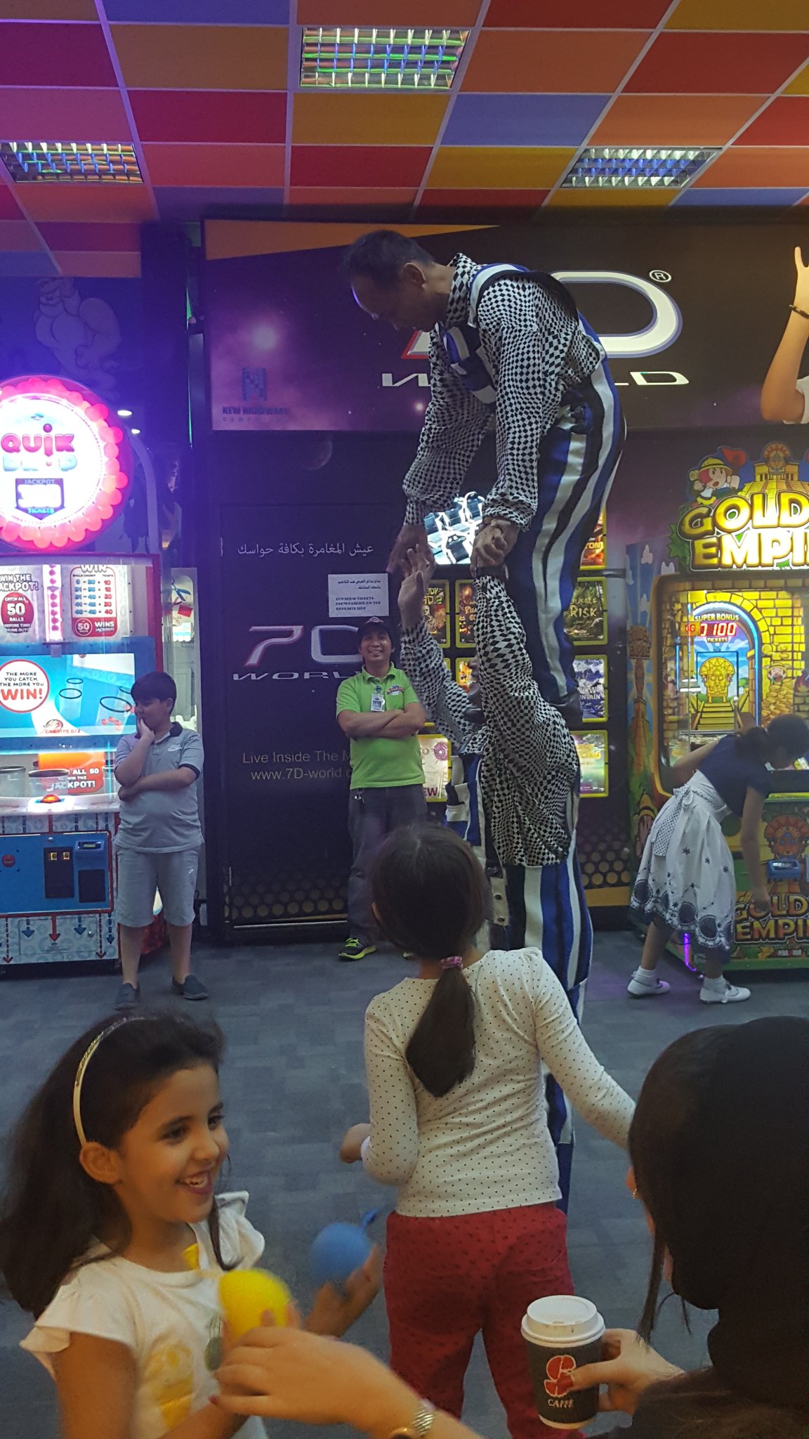 فن تايم بيتزا طعم الذكريات On Twitter Riyadh Don T Miss The Acrobatic Funny Show During This Week At Fun Time Pizza Riyadh