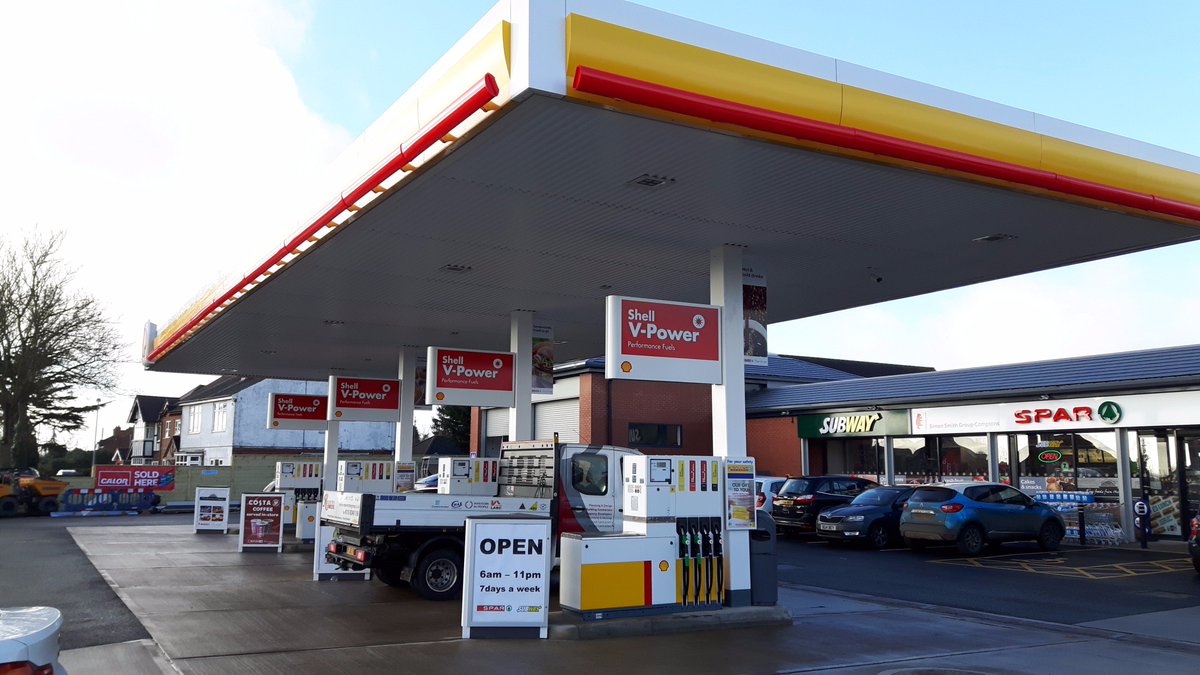 MidasStructural's tweet image. Knock Down &amp;amp; Rebuild  New Shop, Workshops &amp;amp; Canopy at Leamington Spa. Best Wishes to Brian &amp;amp; the staff at Simon Smith Retail. Well done team