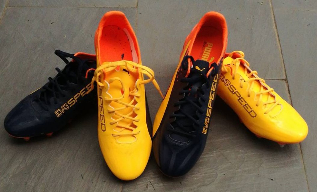 EmartSoccerPRO's tweet photo. #EmartSoccerPRO #ivanmalon Muchas gracias @pumafootball por las nuevas armas! 🔝#choosespeed #playloud https://t.co/xV2oEqzCXK https://t.co/3SpQabCOK1