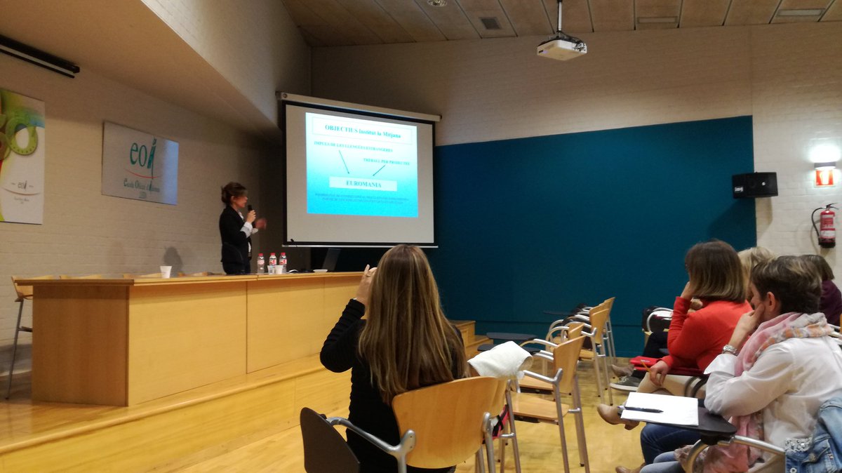 intercomprensio's tweet photo. L'INS La Mitjana, Lleida, ens expliquen com han introduït la IC a secundària. La IC com a part integrant de llengua i continguts. Fantàstic! https://t.co/QhAvCAQKYe
