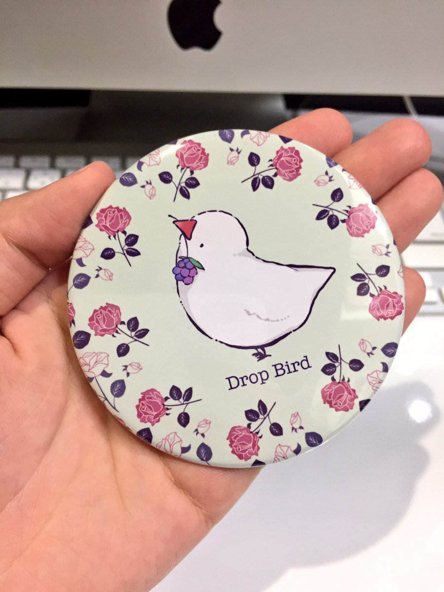 kae_0624's tweet photo. dropbirdのコンパクトミラーが出来ました✨初回はコザクラちゃんと文鳥さんです🕊鳥フェス表参道で販売しますよ〜〜😊
鳥フェス表参道🕊
2017年4月22日(土)・23日(日)
#鳥フェス
#DropBird
#ことりカフェ https://t.co/eBGS7i5lgr