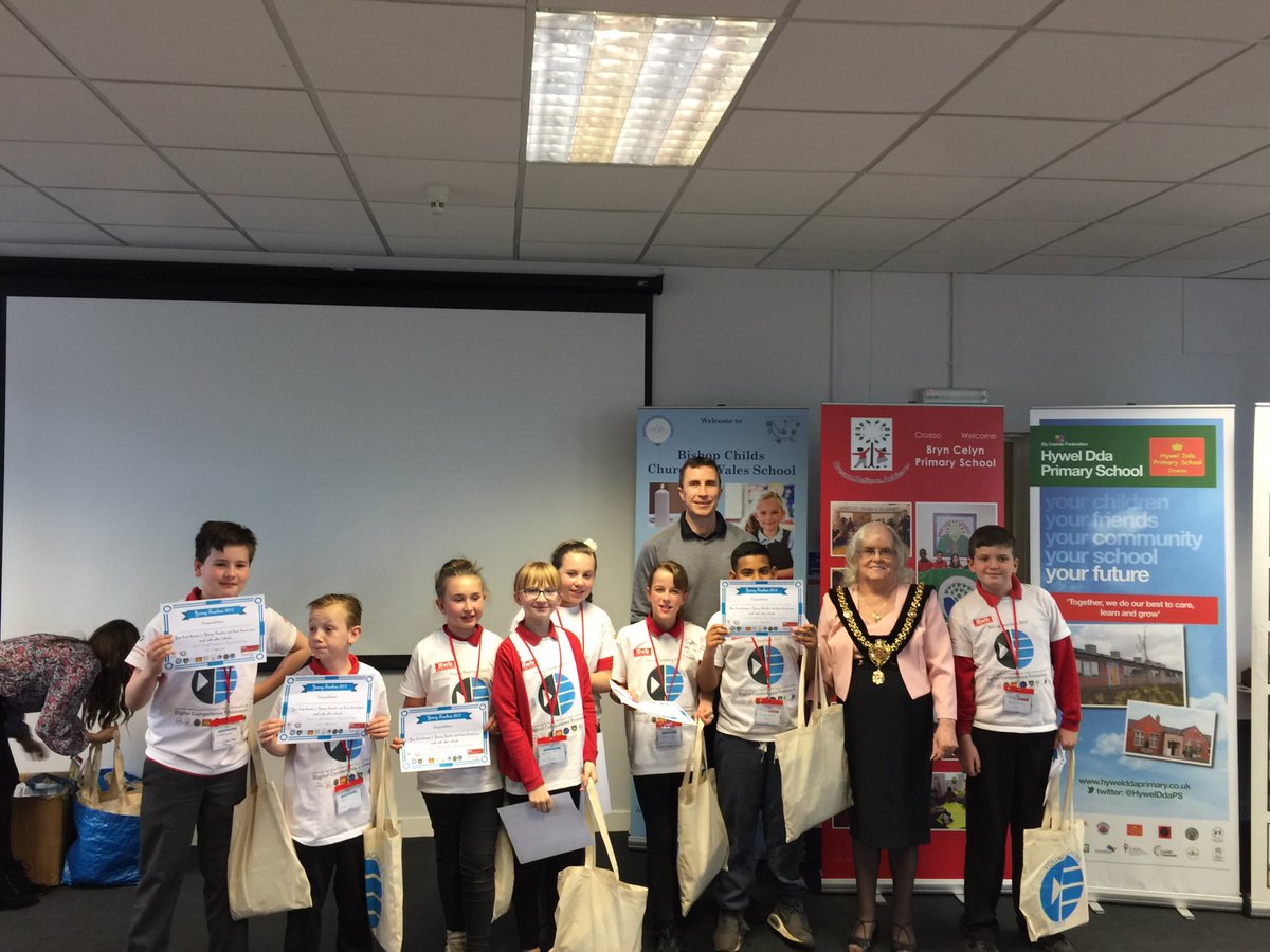 Llan_Prim_Sch's tweet photo. Congratulations to our Young Teachers. @DCF_cardiff https://t.co/Rq3yTRxoJy