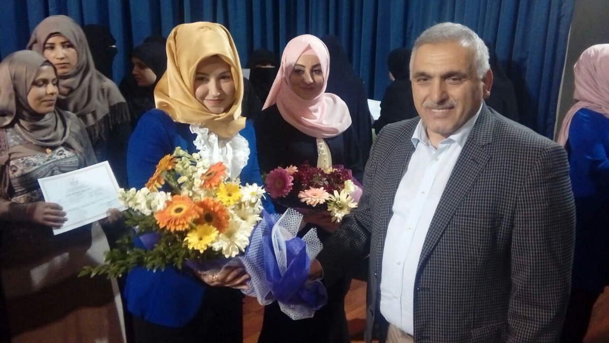 aliinci_54's tweet photo. Hendek Kadın Kollarımızın düzenlediği programda Suriyeli kardeşlerimize Türkçe Dili Eğitim Sertifikalarını verdik. https://t.co/7tzCSETdiV