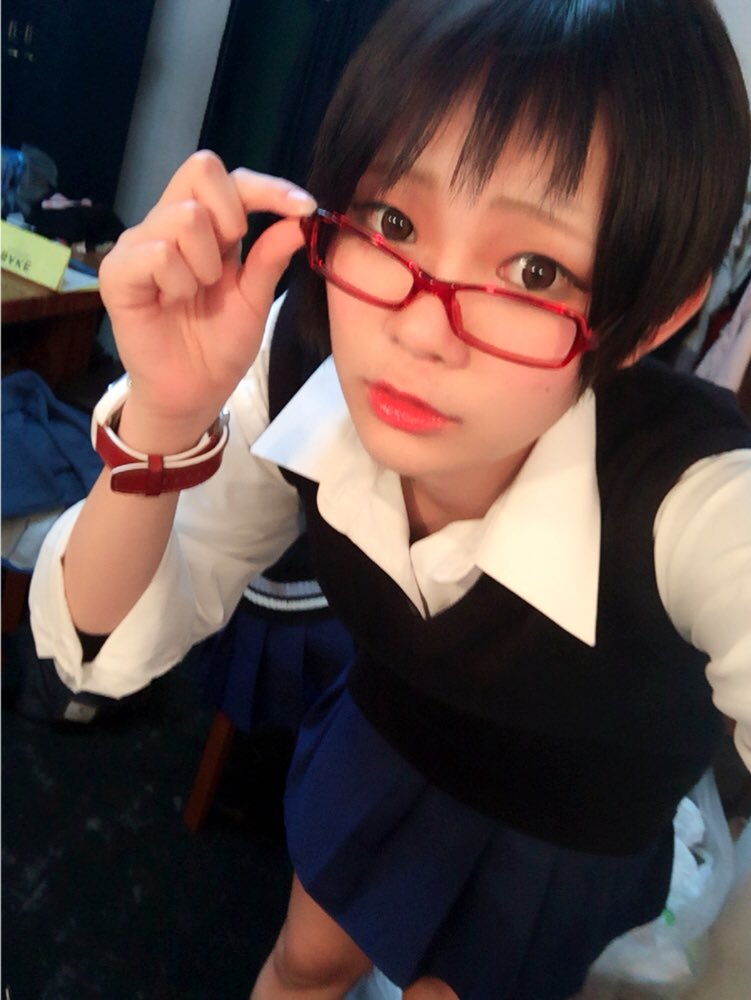 mo_acTor_84's tweet photo. ◎電話越しの①
まさかの1人芝居…！1部アドリブ芝居…！
四天王の後だったので思いっきりしっとりさせたくて大人しい女の子の初恋をイメージして、本番では眼鏡をかけていました😋💕
共演した！感動した！という声を頂けて本当に嬉しいです😭✨
#ルストダンク企画 #WowWowWow2 https://t.co/04CCFZljHg