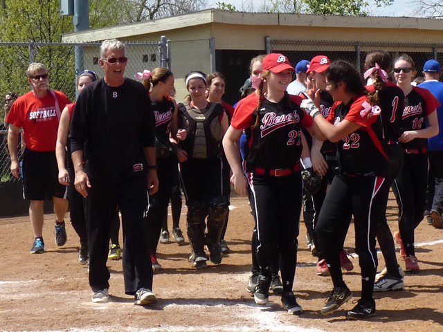 BenetRedwings's tweet photo. Thursday 4/6 Varsity softball vs. Naperville Central @ home going for win #2 this season!! #benetsoftball https://t.co/uzLSuYUrL3