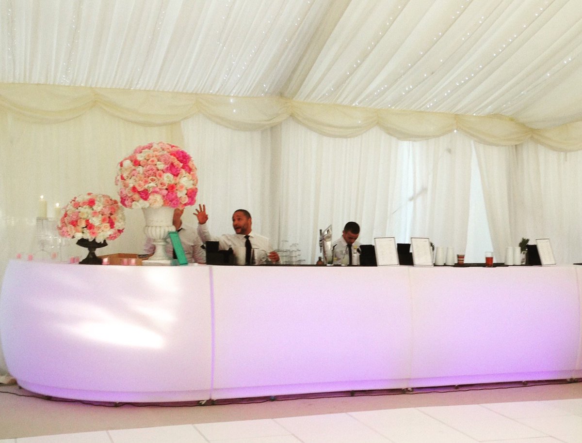Mojito_Events's tweet photo. 💚Bar Hire
 #MobileBar #BarHire #Portablebar #brandedbar #personalisedbar #chesterfieldbar #ledbar #roundbar #islandbar #tikibar 0800 0029172 https://t.co/xFwpinkjAe
