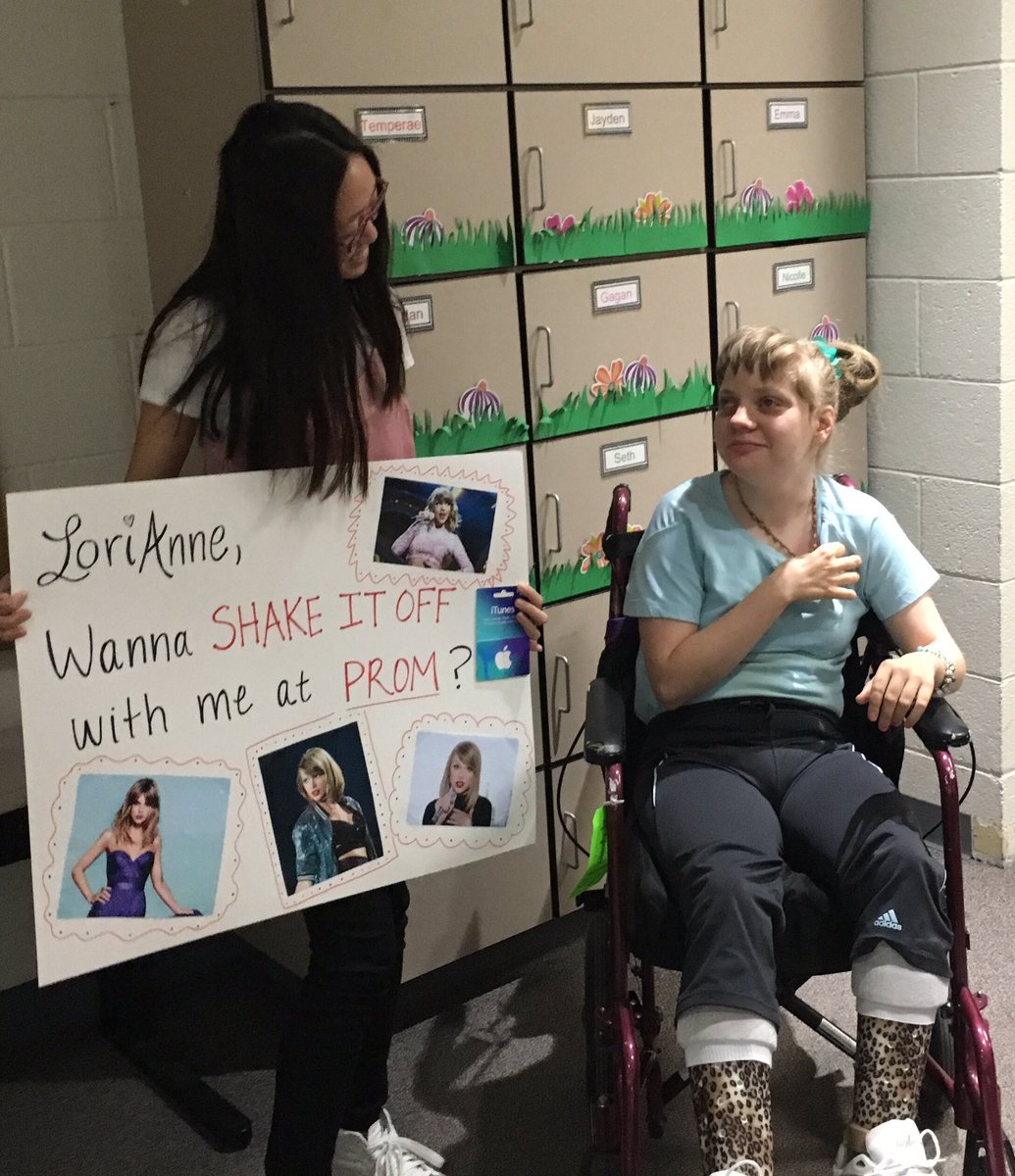 ashleytse_'s tweet photo. Can't wait for prom with this cutie♥️🎶 @dvthunderbuddy https://t.co/fGrBgXEv7P