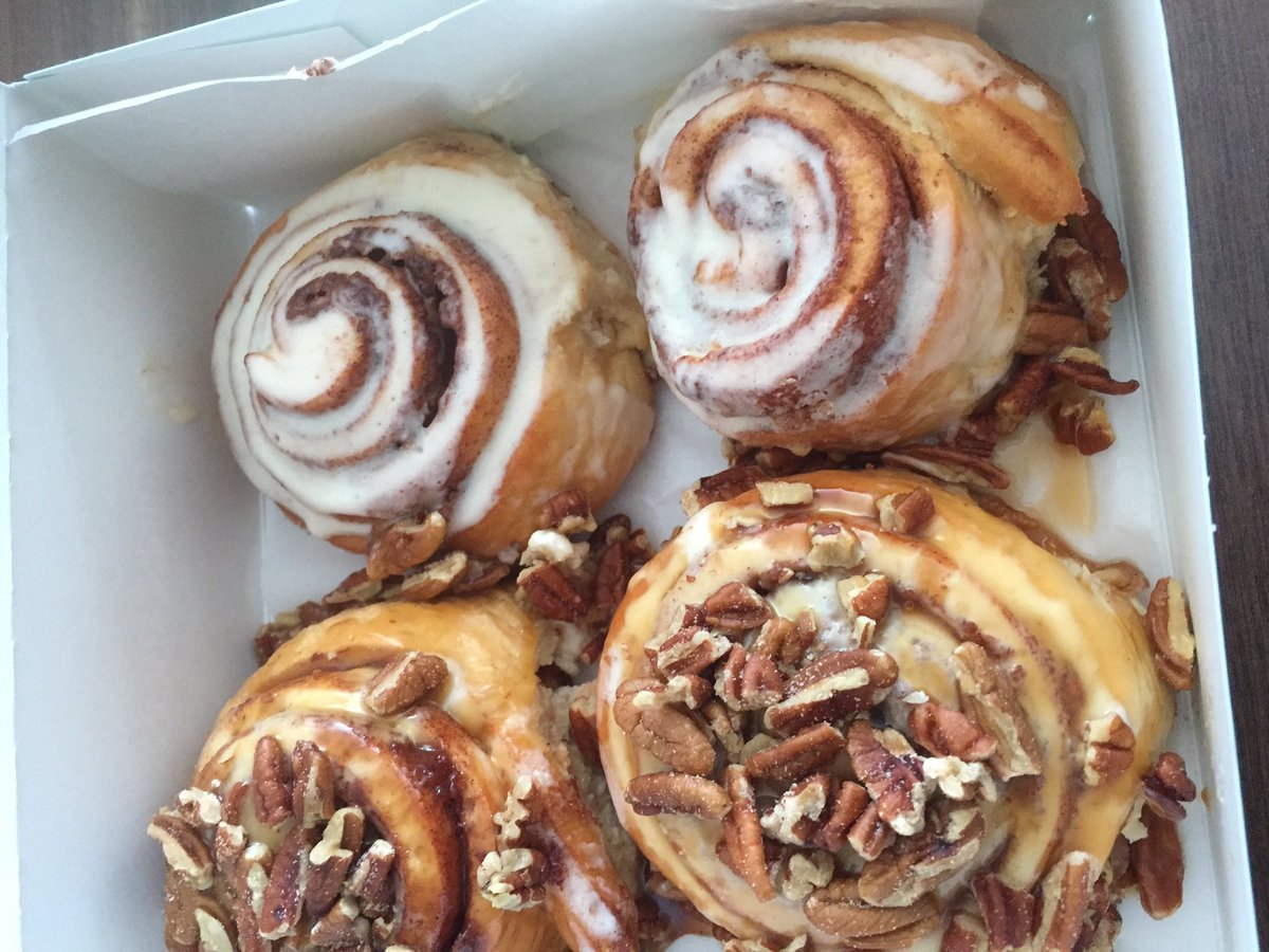 @CinnabonGB just bought 4 lg from lakeside Thurrock, got home &amp; 2 were tiny! Very disappointing, poor staff too!