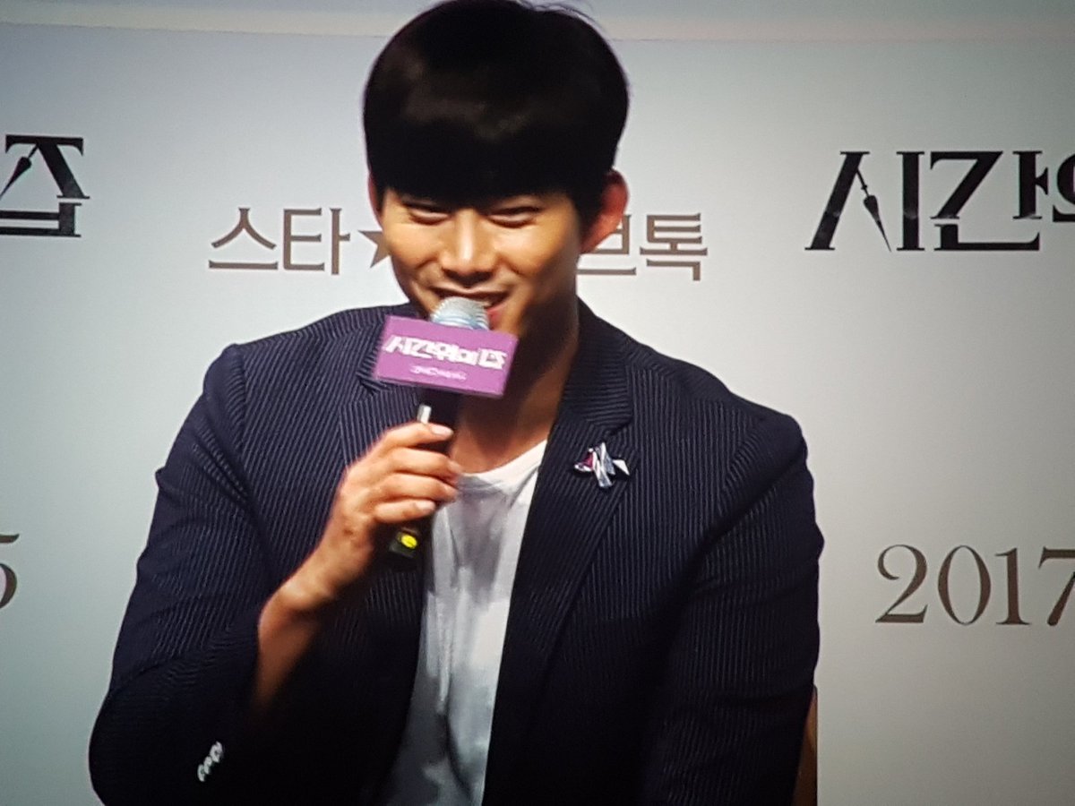 heecool's tweet photo. Livetalk  옥택연 배우님
[ 시간위의집 ] 
#옥택연 #시간위의집 
#오랫만 https://t.co/kdzRyh8WmO