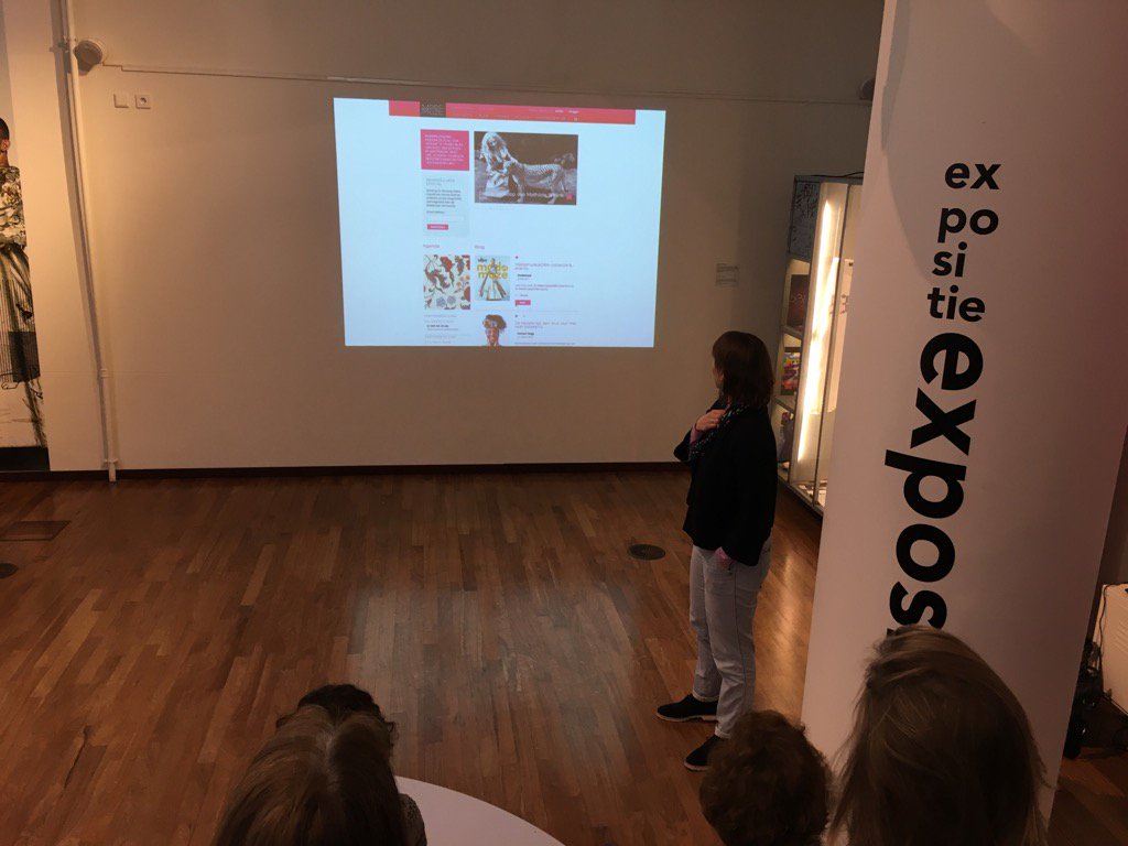 Moosterbroek's tweet photo. Met het Netwerk Nederlandse Stadsmusea op bezoek bij @Modemuze in @OBAmsterdam. Meer dan 80 vrijwilligers werken mee. https://t.co/X4UmyDa19N