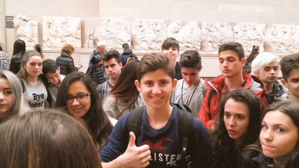 EduMDCPrat's tweet photo. @escolamdcprat visitant el British Museum #mdclondon17 https://t.co/7r6aETTefp