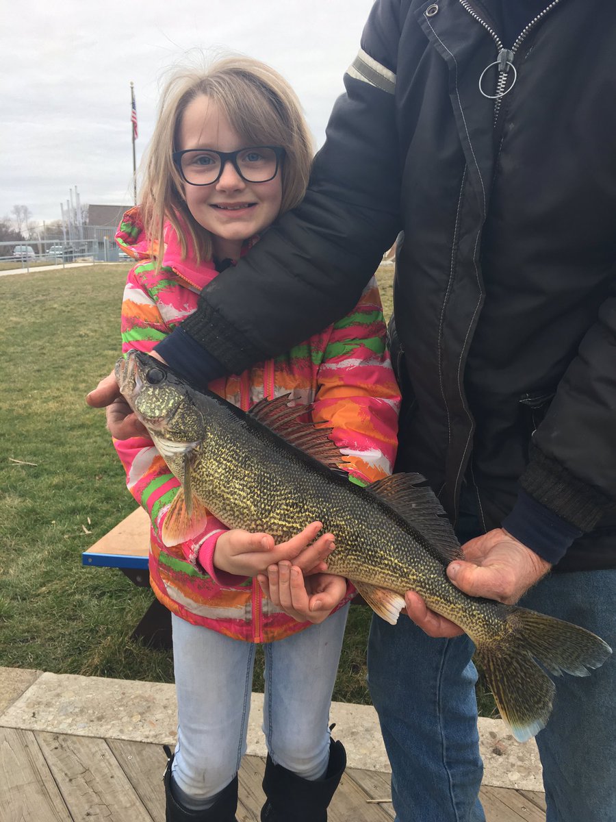 MarquetteCoWI's tweet photo. Nine year old Tessa reeled in this walleye shore fishing in Montello on Sunday . She then released it. #walleye #travelwisconsin #gogirl https://t.co/AZ6vz6IEtq