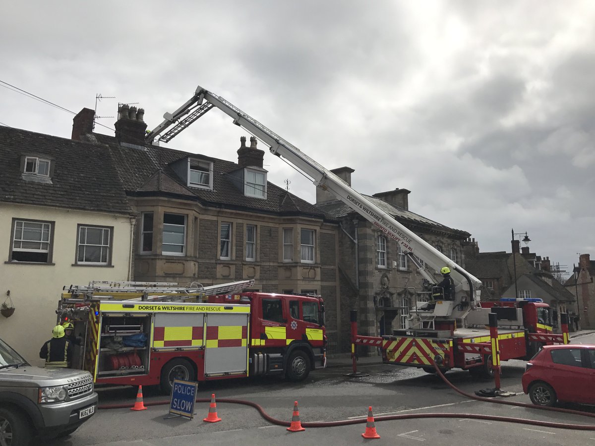 HistoryMFS's tweet photo. TURNOUT: 10:34 Chimney Fire. Chimney access was challenging achievable with the assistance from colleges from Swindon &amp; the Ariel Appliance https://t.co/irFp5GNvJY