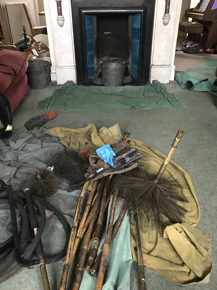 HistoryMFS's tweet photo. TURNOUT: 10:34 Chimney Fire. Chimney access was challenging achievable with the assistance from colleges from Swindon &amp; the Ariel Appliance https://t.co/irFp5GNvJY