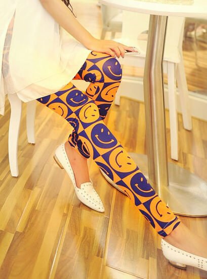 FabtagSale's tweet photo. New arrival fashion Women Leggings high elastic fluorescent print smile face knitted https://t.co/ZmgWNG9ys4 https://t.co/YLumXzdy9C